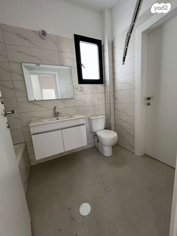 דירה, חיטה, הבוסתנים, שדרות