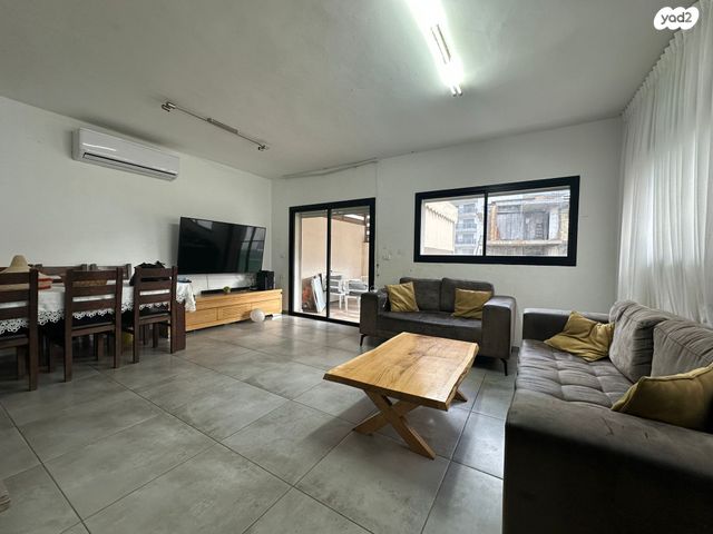 דו משפחתי, יהלום, רובע יזרעאל סביוני העמק, עפולה