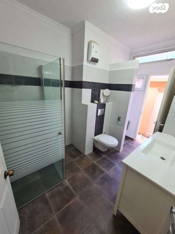 בית פרטי/ קוטג', פרדס חנה כרכור