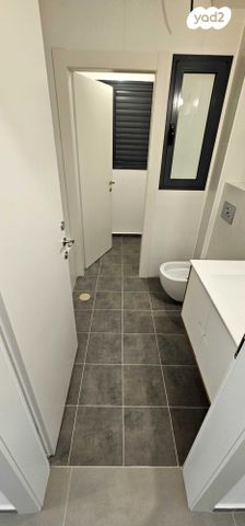 דירה, הרב מרדכי אליהו, כרמי הנדיב, אחוזת רוטנר, קרית מלאכי