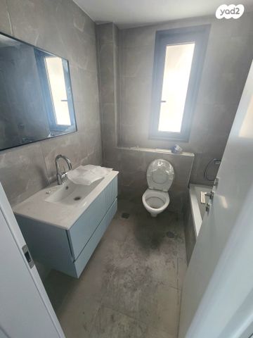 דירה, הרא"ה 153, עליות, רמת גן