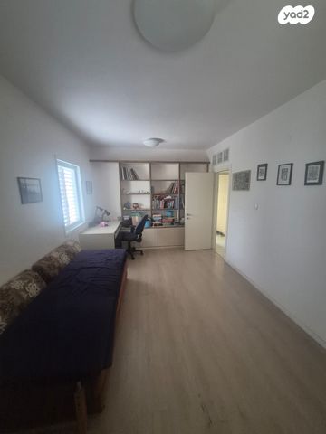 דירה, יוסף ספיר 7, רמת גן