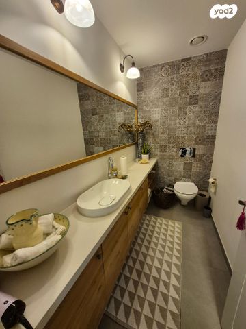 דירה, קניוק יורם, גני שרונה, קרית הממשלה, תל אביב יפו