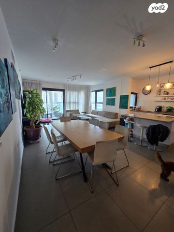 דירה, עוזי חיטמן, עיר ימים, נתניה