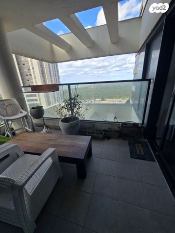 דירה, עוזי חיטמן, עיר ימים, נתניה