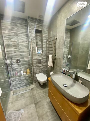 דירה, לוי אשכול, מרכז דרום, רעננה