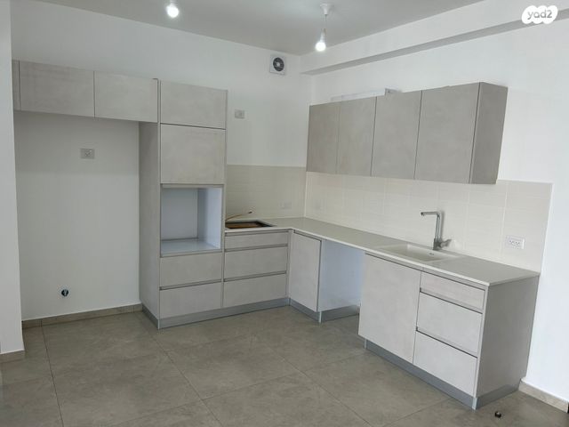 דירה, אמנון ליפקין שחק, נוף הטיילת, נתניה