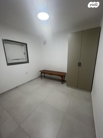 דירה, אסירי ציון 26, נווה גן, פתח תקווה