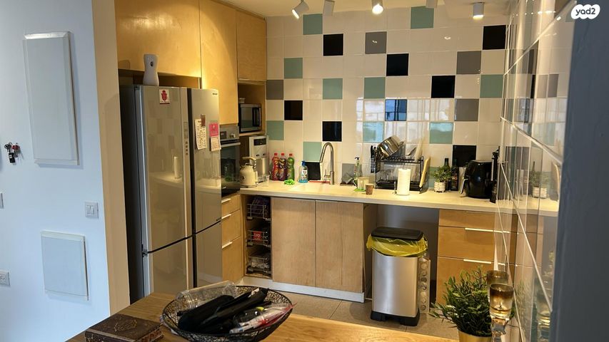 דירה, מרים הנביאה, ראש העין