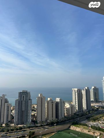 אמנון ליפקין שחק 