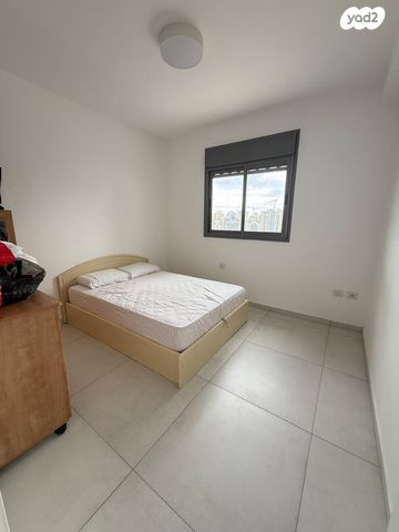 דירה, אסירי ציון 26, נווה גן, פתח תקווה