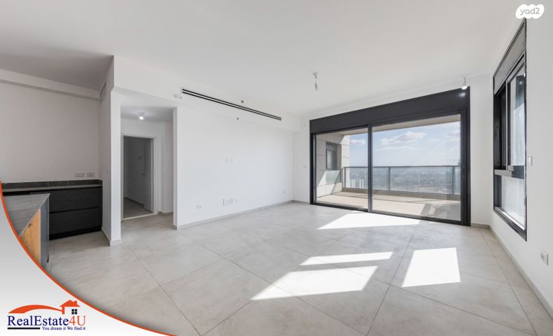 דירה, אמנון ליפקין שחק, נוף הטיילת, נתניה