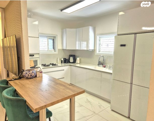 דירה, שדרות בנימין 75, מרכז העיר דרום, נתניה