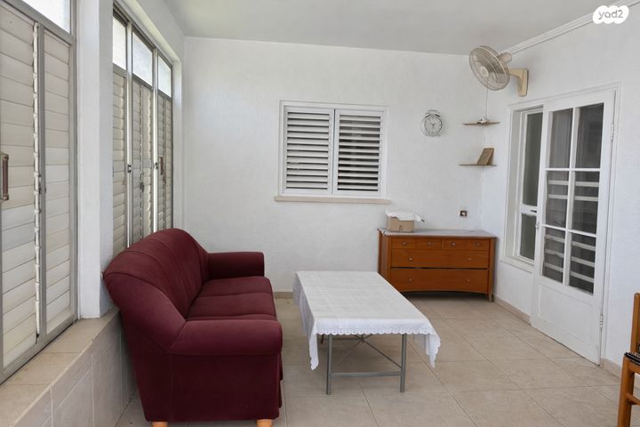 דו משפחתי, מגדיאל, הוד השרון