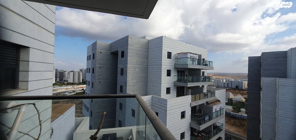 דירה, מרים הנביאה, ראש העין