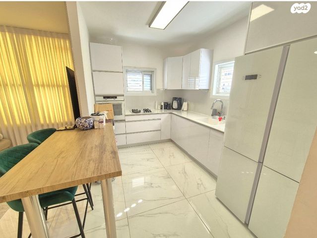 דירה, שדרות בנימין 75, מרכז העיר דרום, נתניה