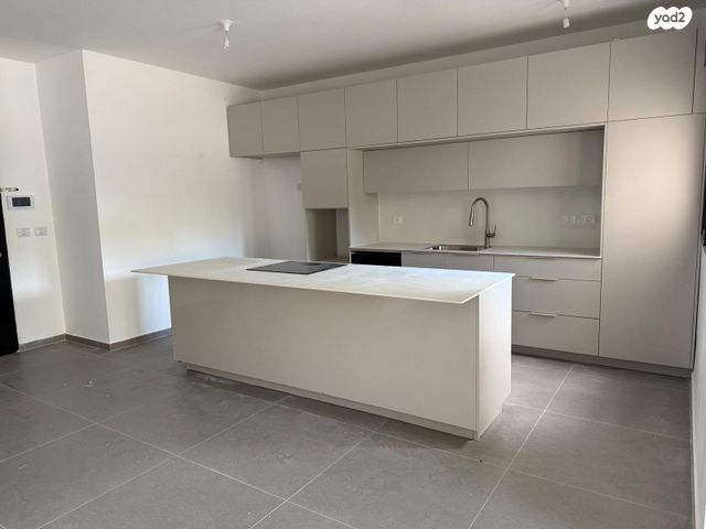 דירה, הגדוד העברי, קרית ויצמן, רעננה