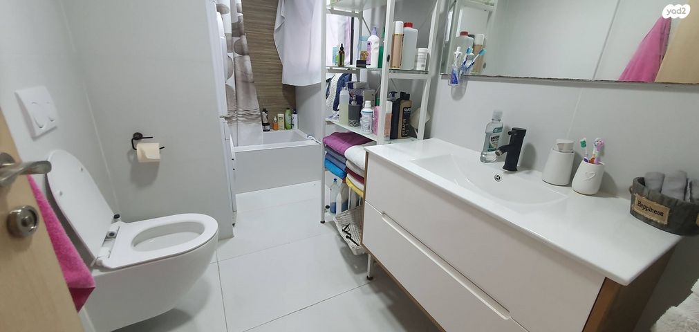 דירה, מרים הנביאה, ראש העין