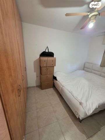 דירה, אלופי צה"ל 12, קרית שרת מזרח, חולון