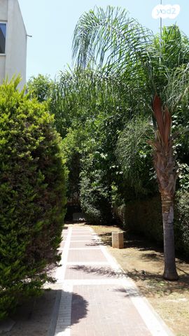 דירה, באר אורה 12, נווה רם, שיכון מזרחי, רמת גן