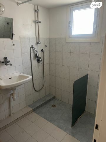 דירה, התיכון 47, נווה שאנן, חיפה