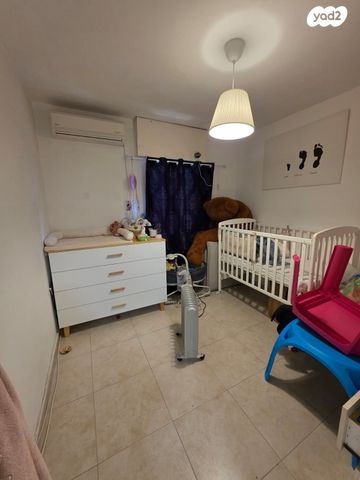 דירה, אלופי צה"ל 12, קרית שרת מזרח, חולון