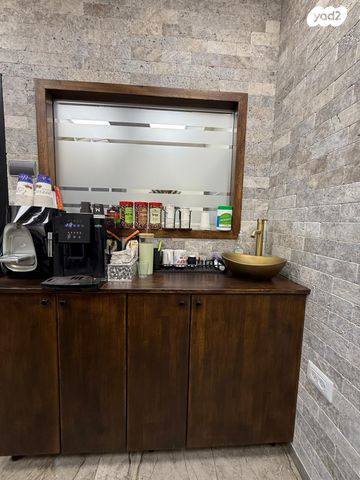 משרדים, שדרות מנחם אריאב 20, צפונית / רסקו, נצרת עילית / נוף הגליל