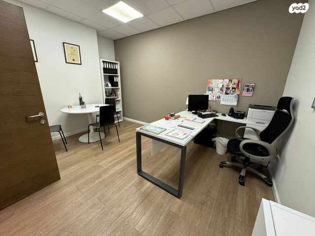 קליניקות, יוסף לישנסקי 27, מב"ת מערב, אזור תעשייה חדש, ראשון לציון