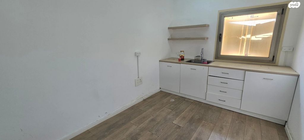 משרדים, אדום, תרדיון, אזור תעסוקה משגב / תרדיון