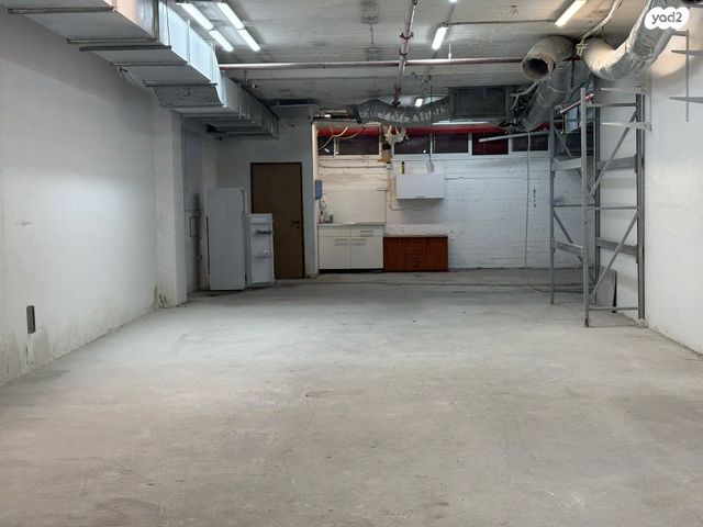 מחסנים, ראשון לציון