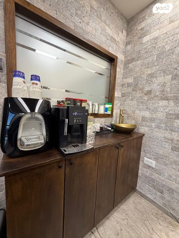 משרדים, שדרות מנחם אריאב 20, צפונית / רסקו, נצרת עילית / נוף הגליל