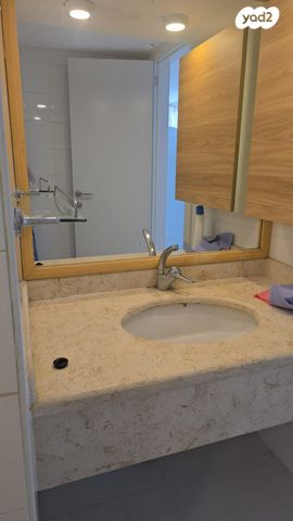 משרדים, חניאל