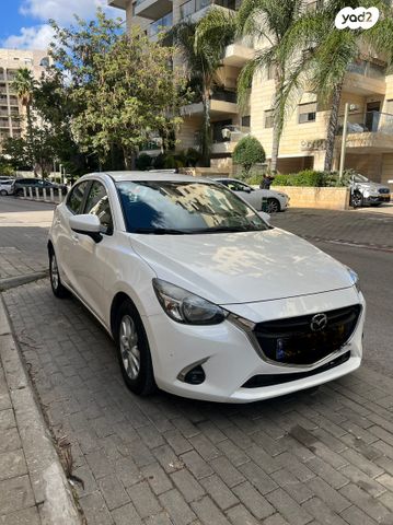 מודעת רכב מאזדה 2