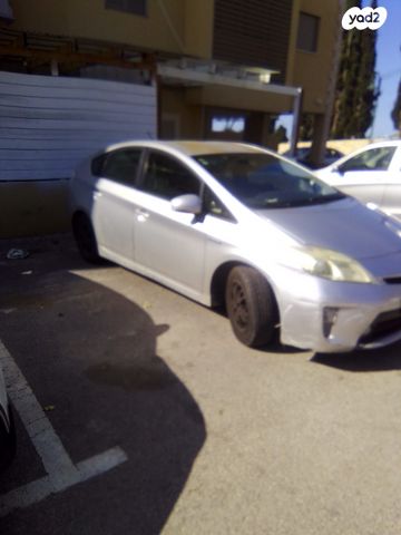 מודעת רכב טויוטה פריוס