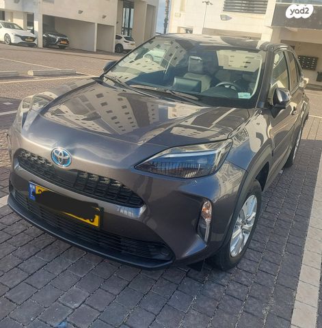 מודעת רכב טויוטה יאריס קרוס