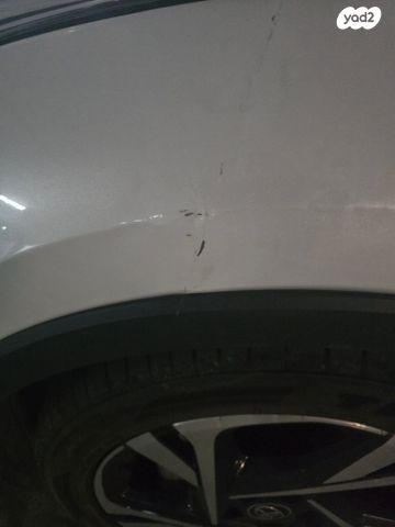 מודעת רכב טויוטה C-HR