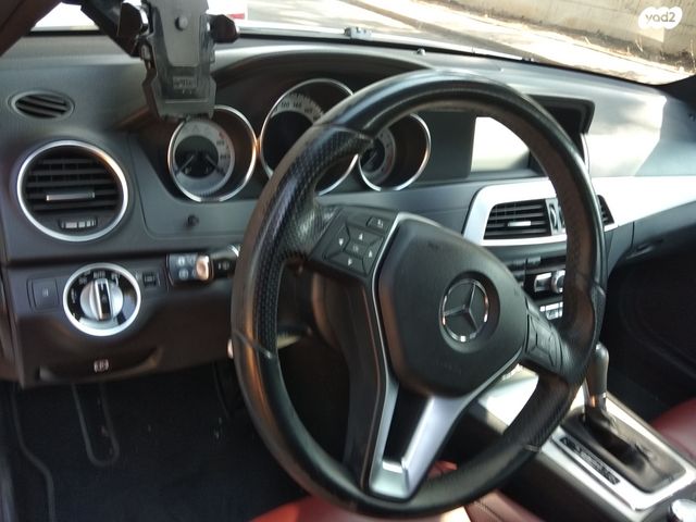 מודעת רכב מרצדס-בנץ C-class