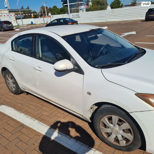 מודעת רכב מאזדה 3