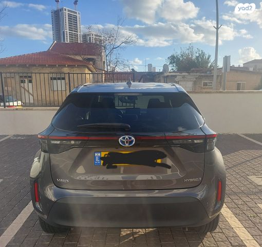 טויוטה יאריס קרוס