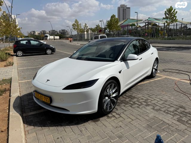 מודעת רכב טסלה מודל 3