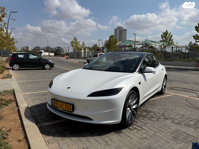 טסלה מודל 3