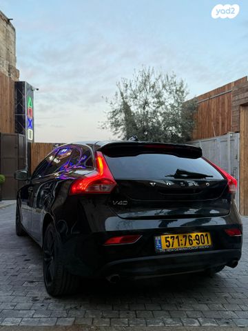 וולוו V40