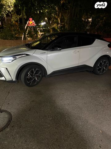 מודעת רכב טויוטה C-HR