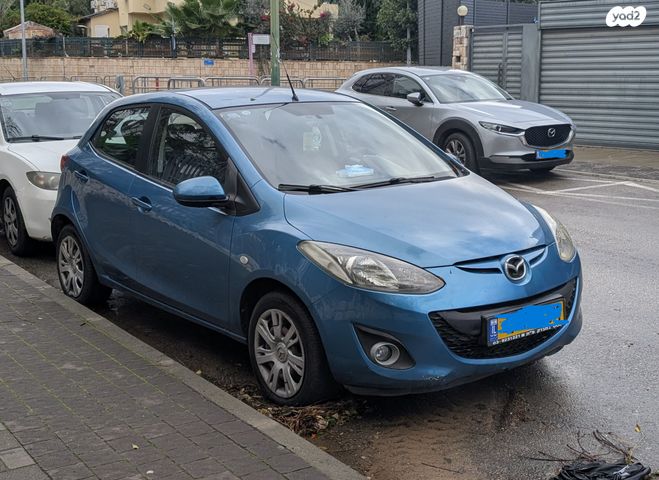 מודעת רכב מאזדה 2