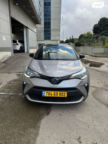 מודעת רכב טויוטה C-HR