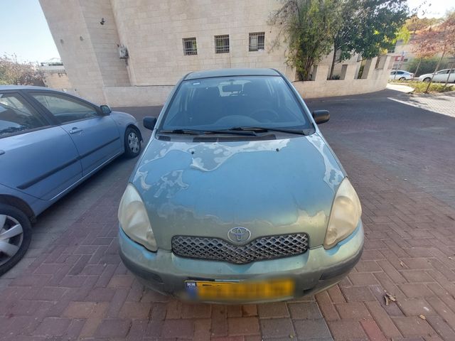 טויוטה יאריס