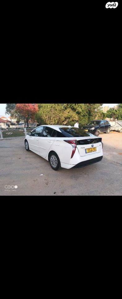 טויוטה פריוס