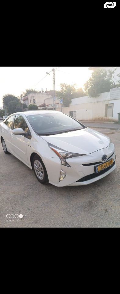 טויוטה פריוס