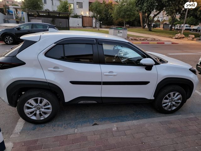 טויוטה יאריס קרוס