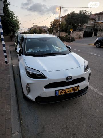 טויוטה יאריס קרוס